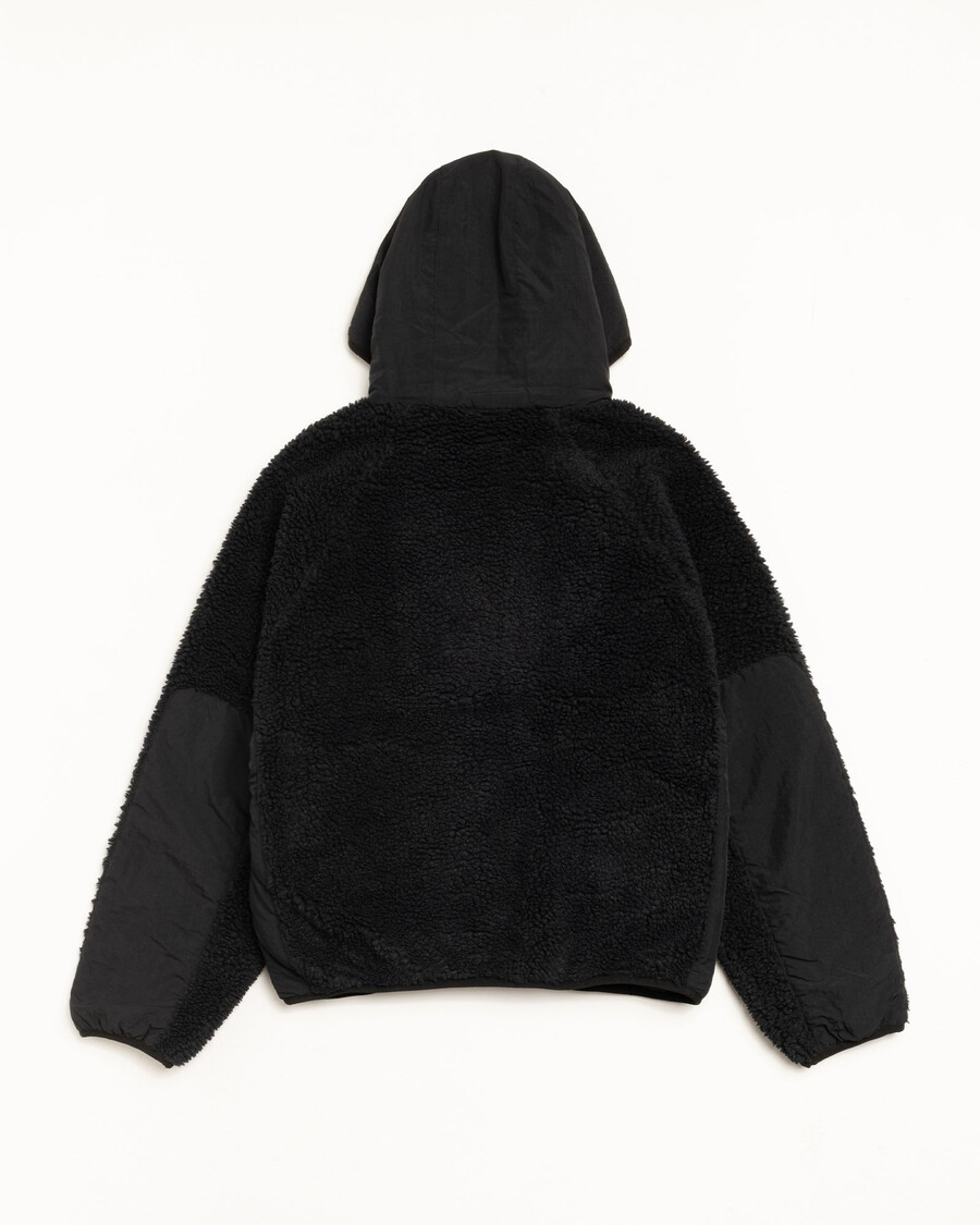 kapuzenjacke mit sherpa-einsätzen